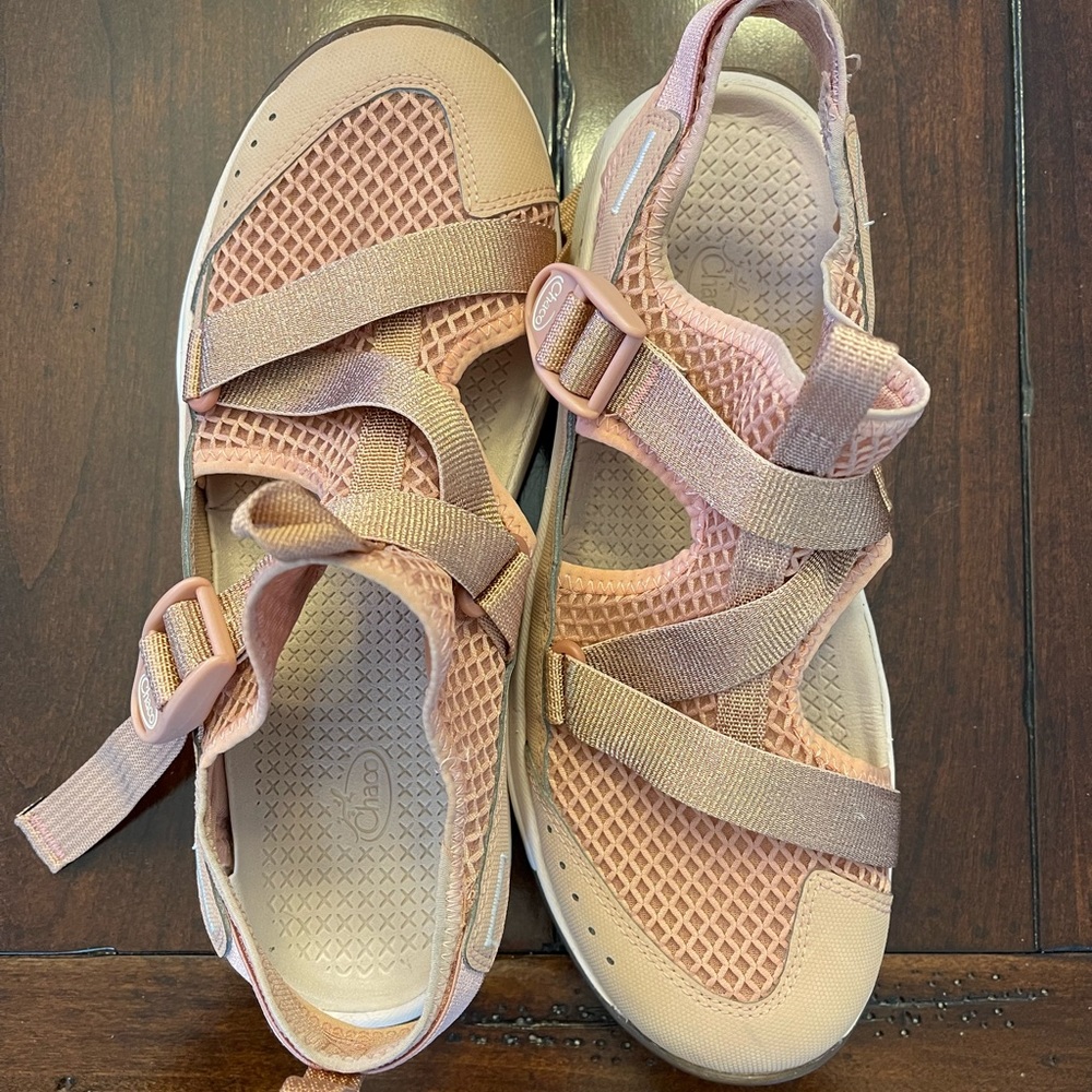COPY - Chaco Odyssey Metallic Rose Women’s Sandals NWOT